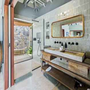 1.1 clyde bathroom cplmt SBP