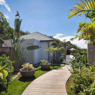 0 vacation rental photo St Barthelemy WV LER Villa Les Roches St Barts Villa LERyar01 desktop SBP