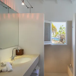 10.1 angelina bathroom 3 SBP