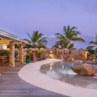 10.1 la roche dans i eau exterior nightly 3 SBP