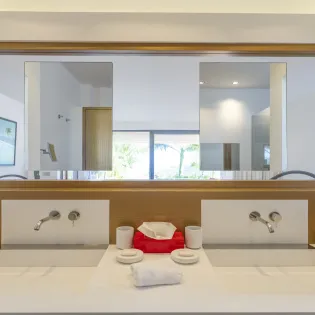 11.1 loukoko bathroom 4 SBP
