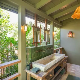 11.1 maison saline bathroom 4 SBP