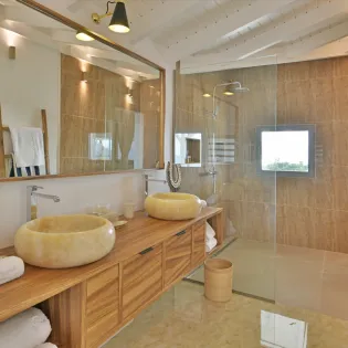 11.1 secret garden guest bathroom 1 SBP