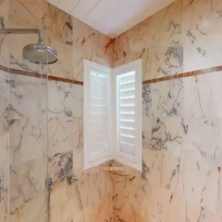 12.2 mustique guest bathroom 1 SBP
