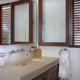 13.6 angelina bungalow bathroom 1 SBP