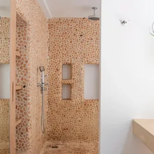 14.2 gaillac guest bathroom 2 SBP