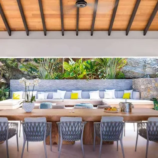 6 vacation rental photo St Barthelemy WV LER Villa Les Roches St Barts Villa LERdin01 desktop SBP