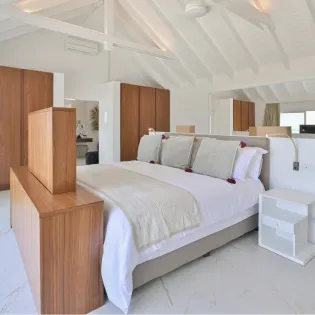 16.1 coeur de pirate guest bedroom 5 SBP