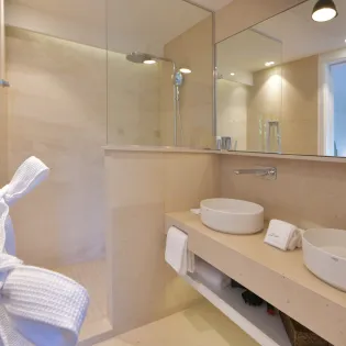 16.1 la romance bathroom 6 SBP