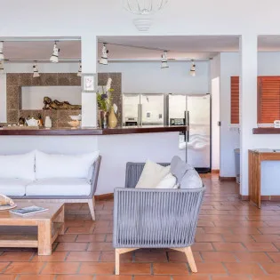 9 vacation rental photo St Barthelemy HEN SOU Villa Sous la Falaise St Barts Villa SOUliv02 desktop