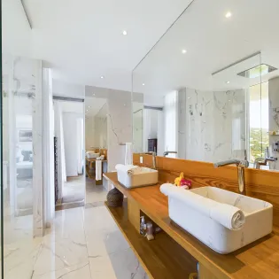 2.2 arrow marine primary bathroom SBP