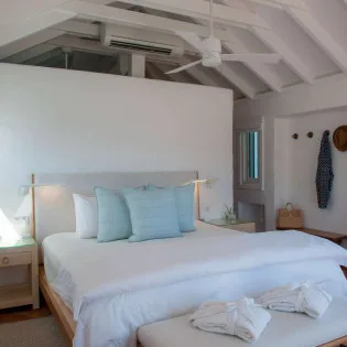 2 vacation rental photo St Barthelemy WV MOZ Villa Cap au Vent St Barts Villa MOZbd103 desktop SBP