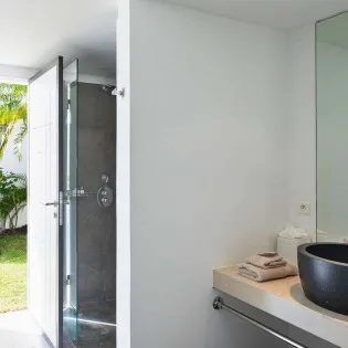 3 vacation rental photo St Barthelemy WV AOM Villa Aum St Barts Villa AOMbth03 desktop