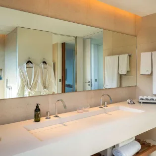 4 vacation rental photo St Barthelemy WV LER Villa Les Roches St Barts Villa LERbth05 desktop SBP