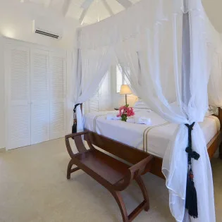 6 vacation rental photo St Barthelemy WV KRL Villa Kir Royale St Barts Villa KRLbd202 desktop SBP