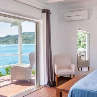 8 vacation rental photo St Barthelemy HEN SOU Villa Sous la Falaise St Barts Villa SOUbd406 desktop