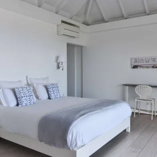 8 vacation rental photo St Barthelemy WV ACR Villa Au Coeur du Rocher St Barts Villa ACRbd304 desktop SBP