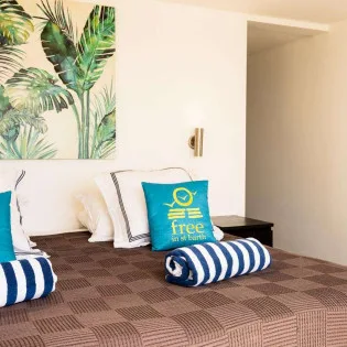 9 vacation rental photo St Barthelemy WV AUS Villa Mirande St Barts Villa AUSbd401 desktop SBP
