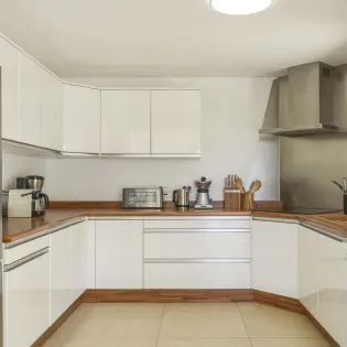 3.1 la roche dans i eau kitchen SBP