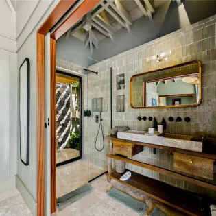 5.1 clyde bathroom 1 SBP