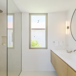 5.1 indigo bathroom 1 SBP