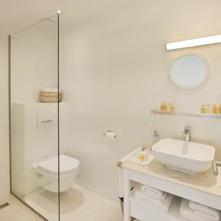 7.1 marris bathroom 2 SBP