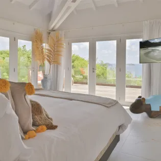 8.1 coeur de pirate guest bedroom 1 SBP