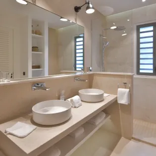 8.1 la romance bathroom 2 SBP