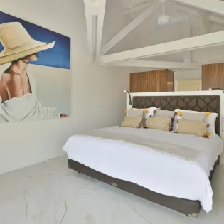 8.2 coeur de pirate guest bedroom 1 SBP