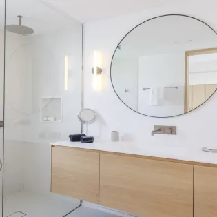 9.1 indigo bathroom 3 SBP