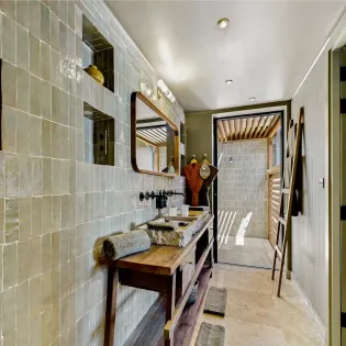 9.2 clyde bathroom 3 SBP