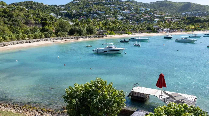  vacation rental photo St Barthelemy HEN SOU Villa Sous la Falaise St Barts Villa SOUbch01 desktop