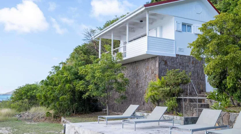  vacation rental photo St Barthelemy HEN SOU Villa Sous la Falaise St Barts Villa SOUext02 desktop