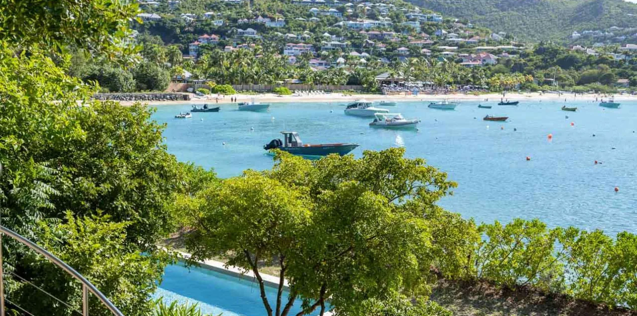 vacation rental photo St Barthelemy HEN SOU Villa Sous la Falaise St Barts Villa SOUpol01 desktop